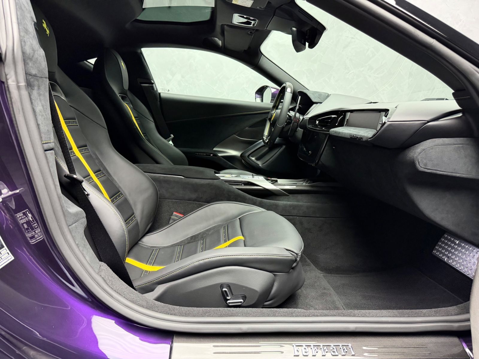 Ferrari 12Cilindri FULLCARBON VIOLA HONGKONG LIFT 360