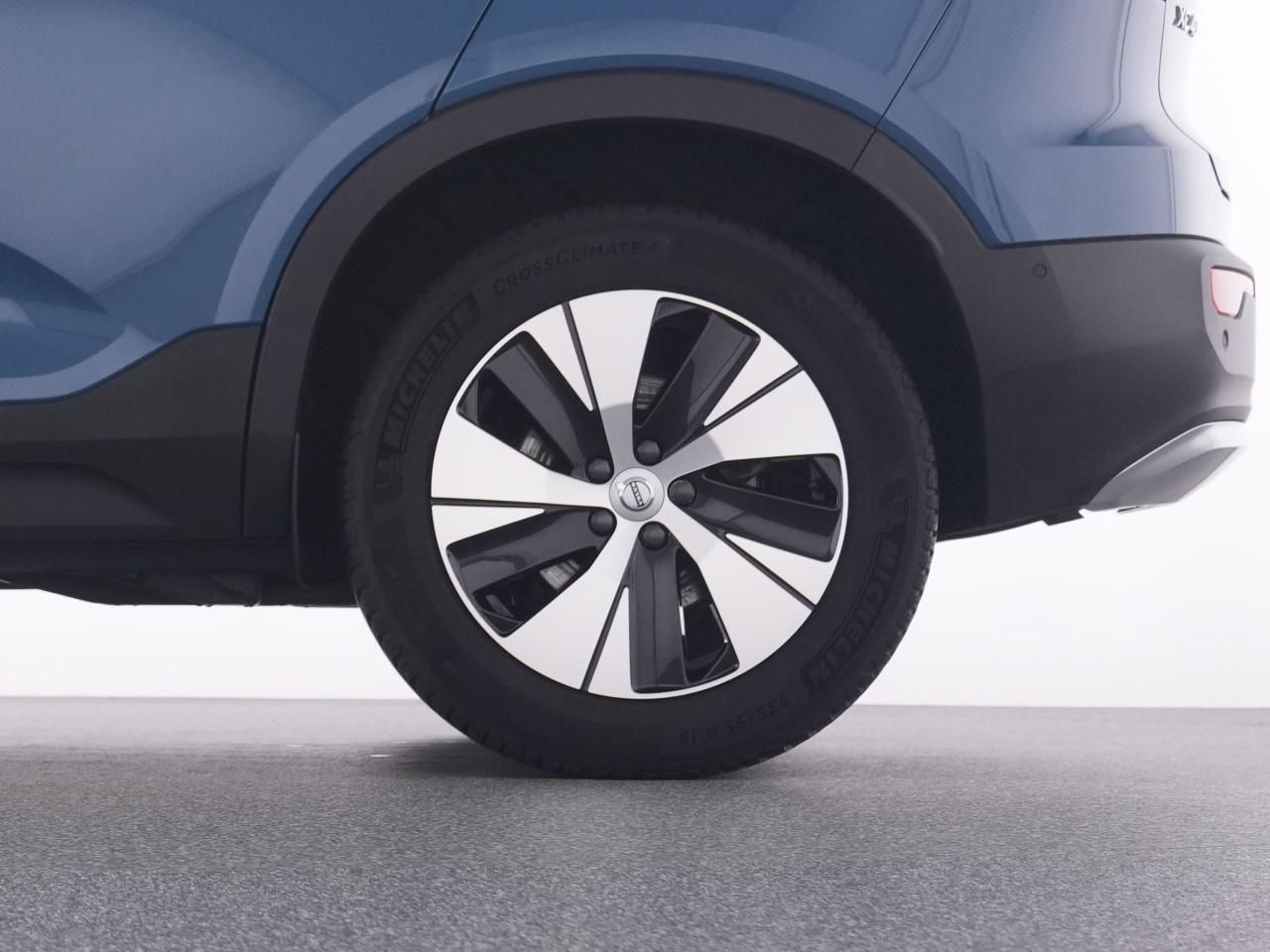 Volvo XC40 T4 Plus Bright Plug-In - Samsaru's Car Outlet