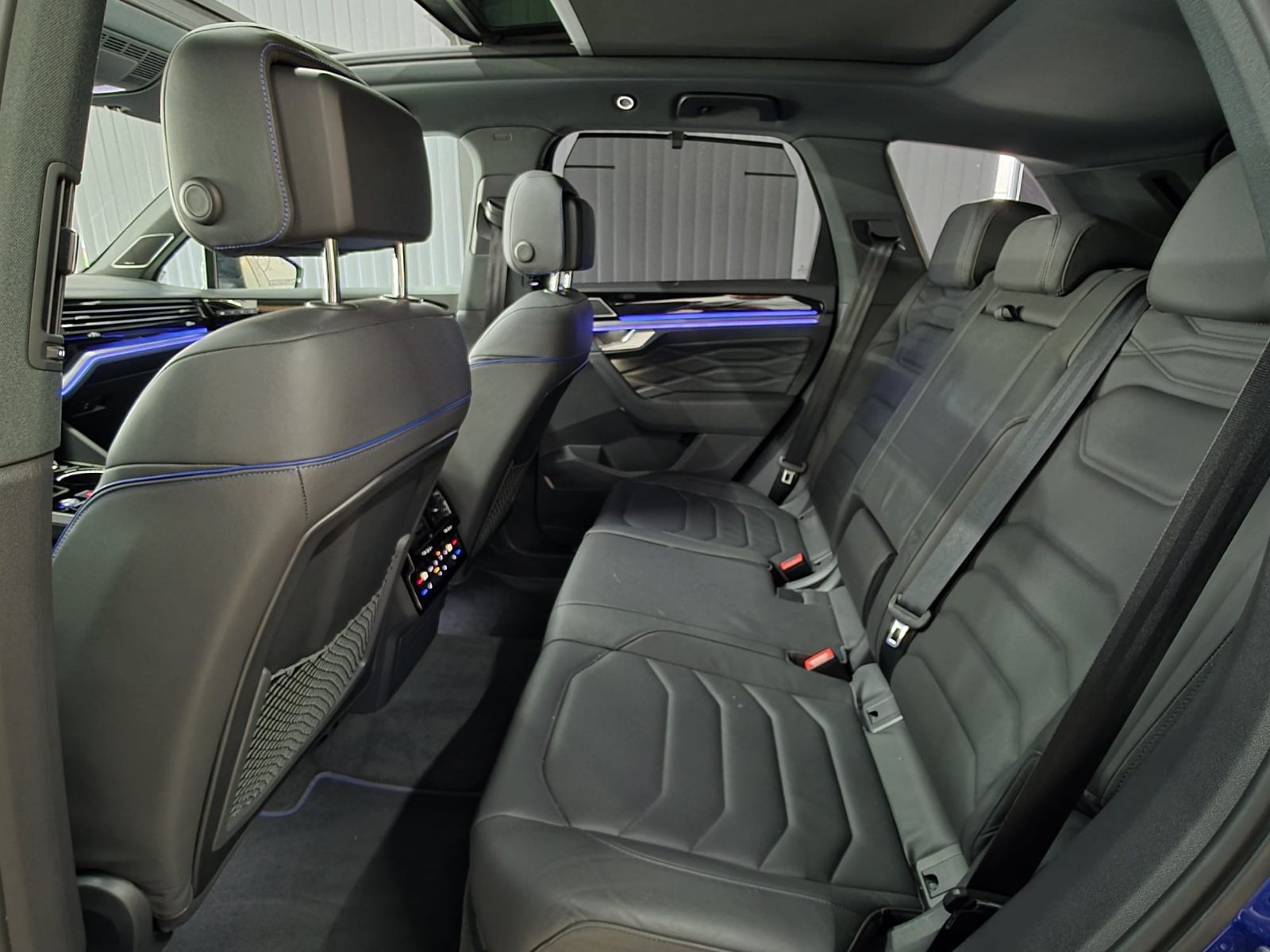 Volkswagen Touareg R 4M eHybrid*PANO*HuD*MATRIX-LED*AHK*