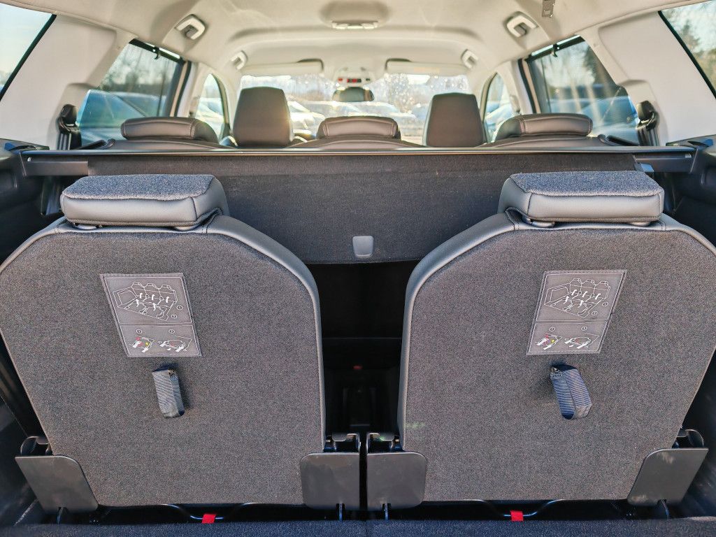 Peugeot 5008 BlueHDI 130 EAT8 ALLURE - Samsaru's Car Outlet