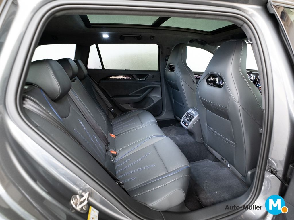 Volkswagen Passat TSI eHybrid DSG R-Line AHK Kamera Pano