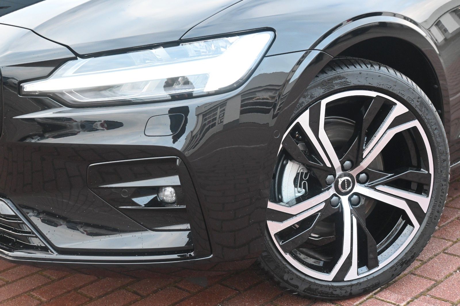 Volvo S60 B4 B DSG Plus Dark*STHZG*360°*PANO*ACC*AHK