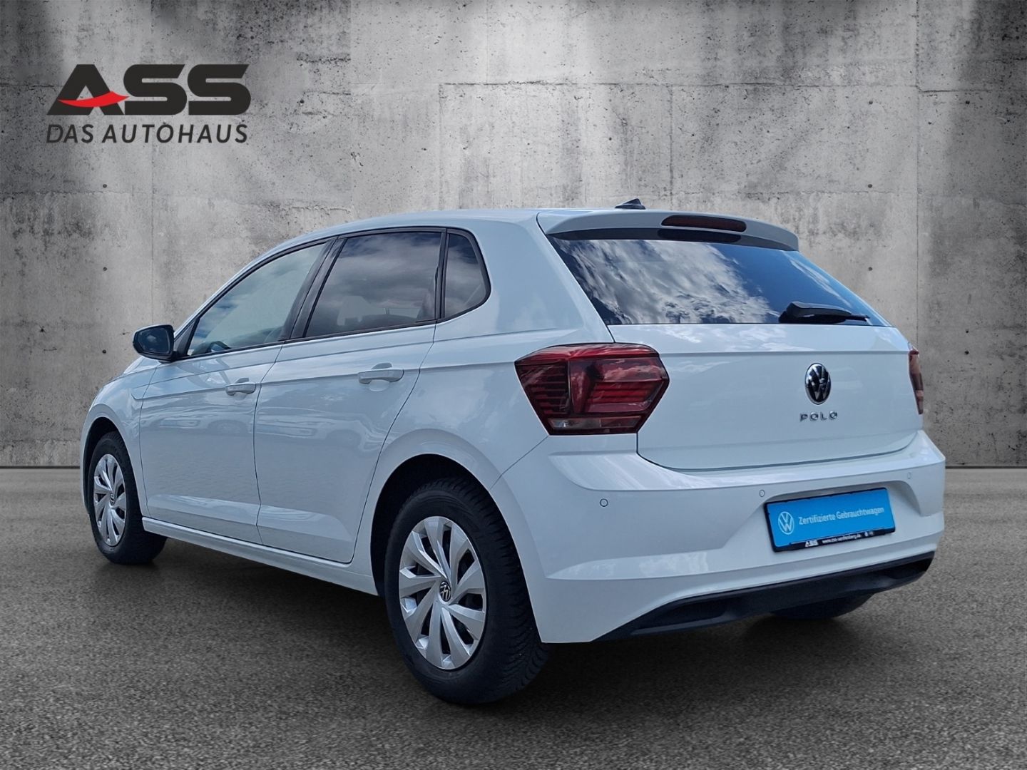 Volkswagen Polo VI 1.0 TSI Comfortline - Samsaru's Car Outlet