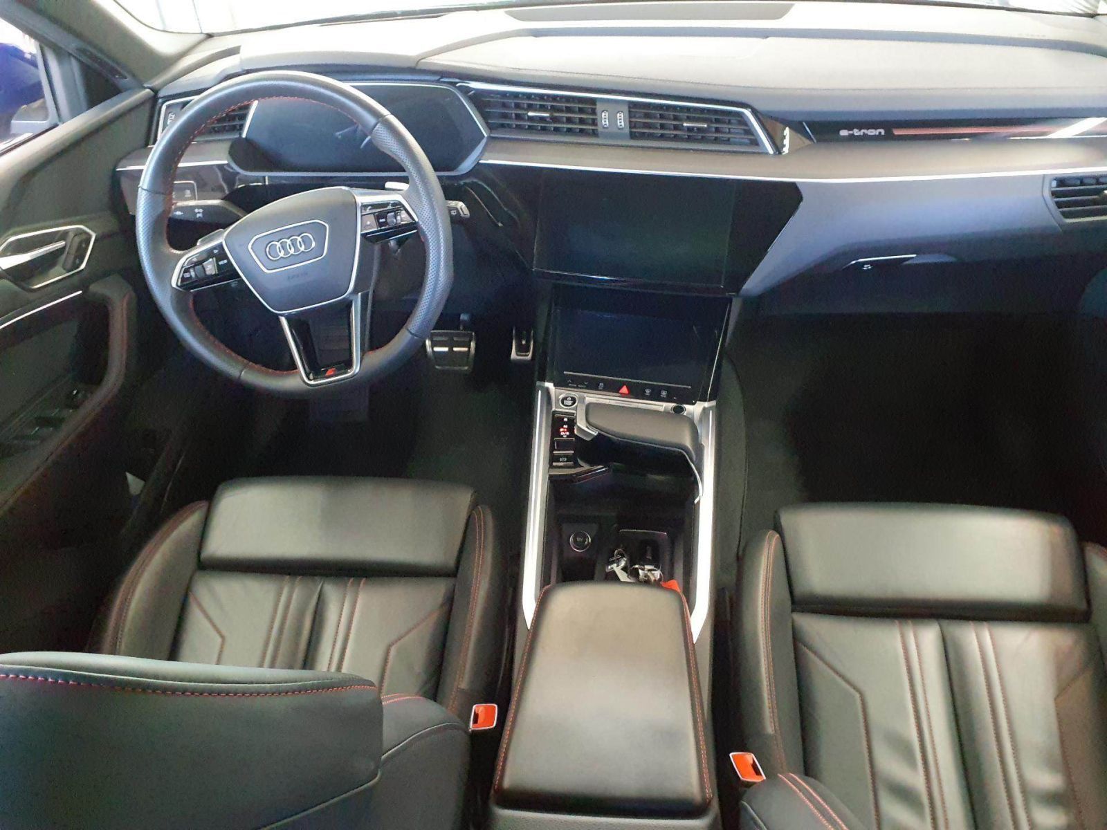 Audi Q8 55 e-tron qu. S line Matrix B&O Pano HuD AHK