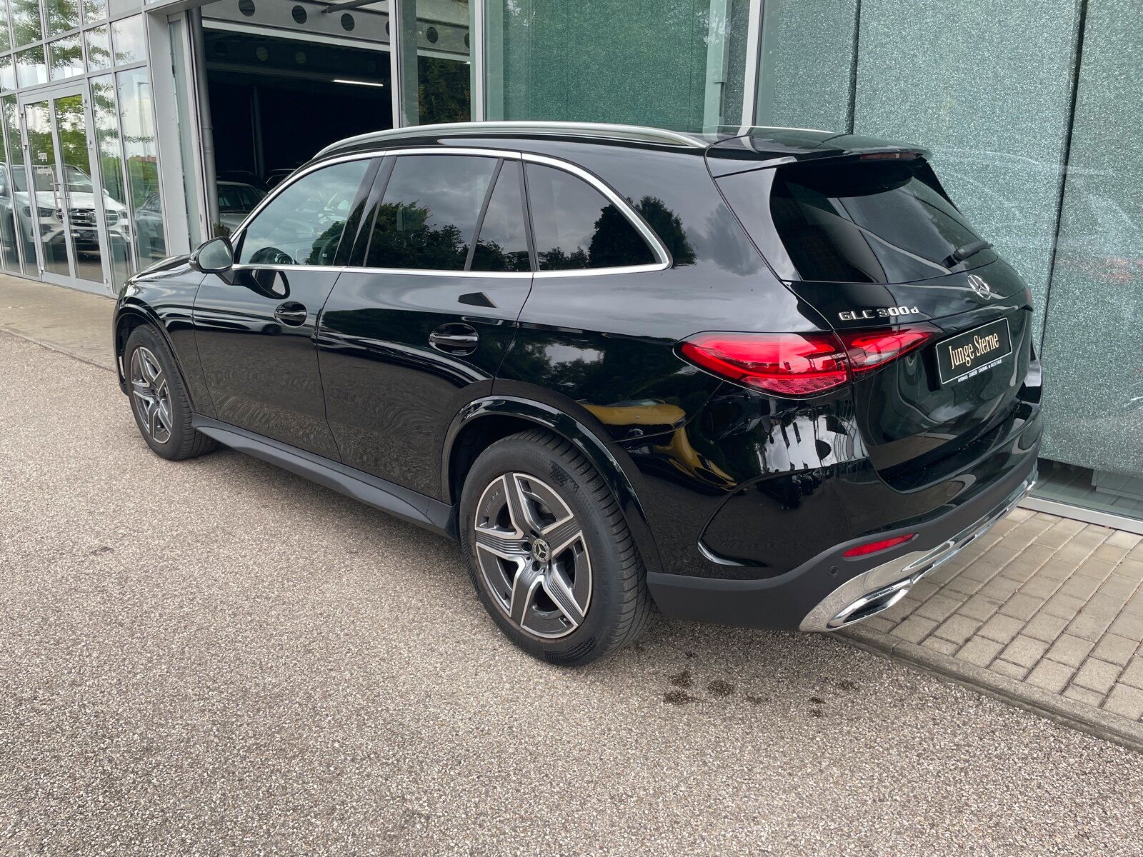 Mercedes-Benz GLC 300 d 4M AMG*AHK*DISTRONIC*MEMORY*LED*CAM