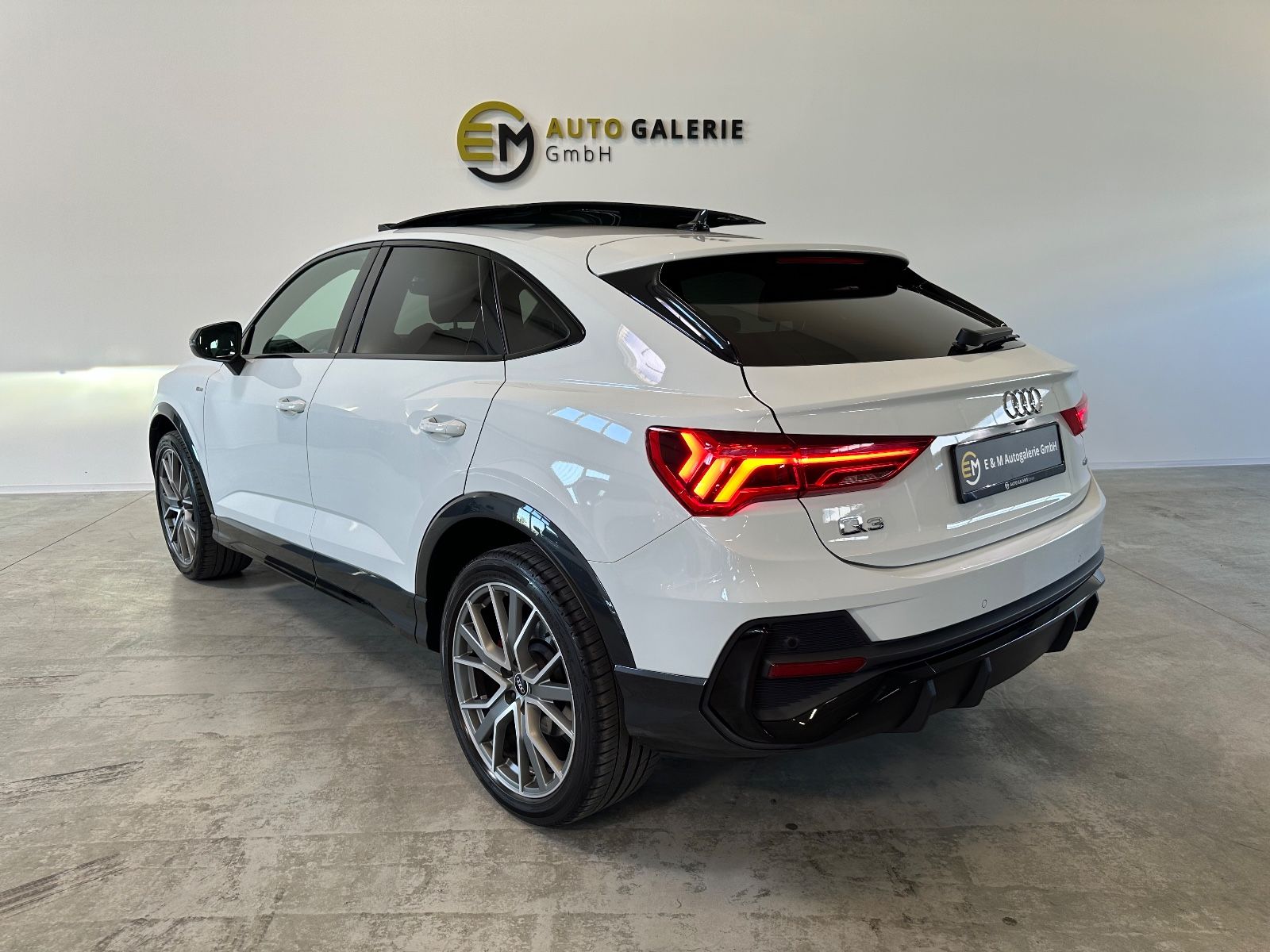 Audi Q3 Sportback 45 TFSI qu S line - Samsaru's Car Outlet