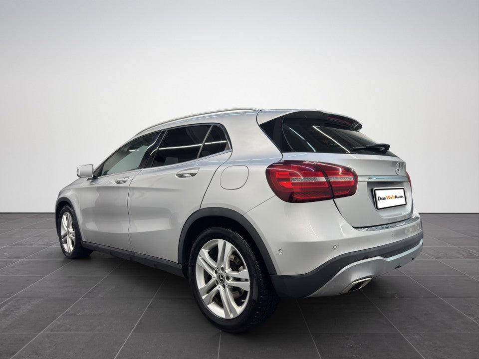 Mercedes-Benz GLA 200