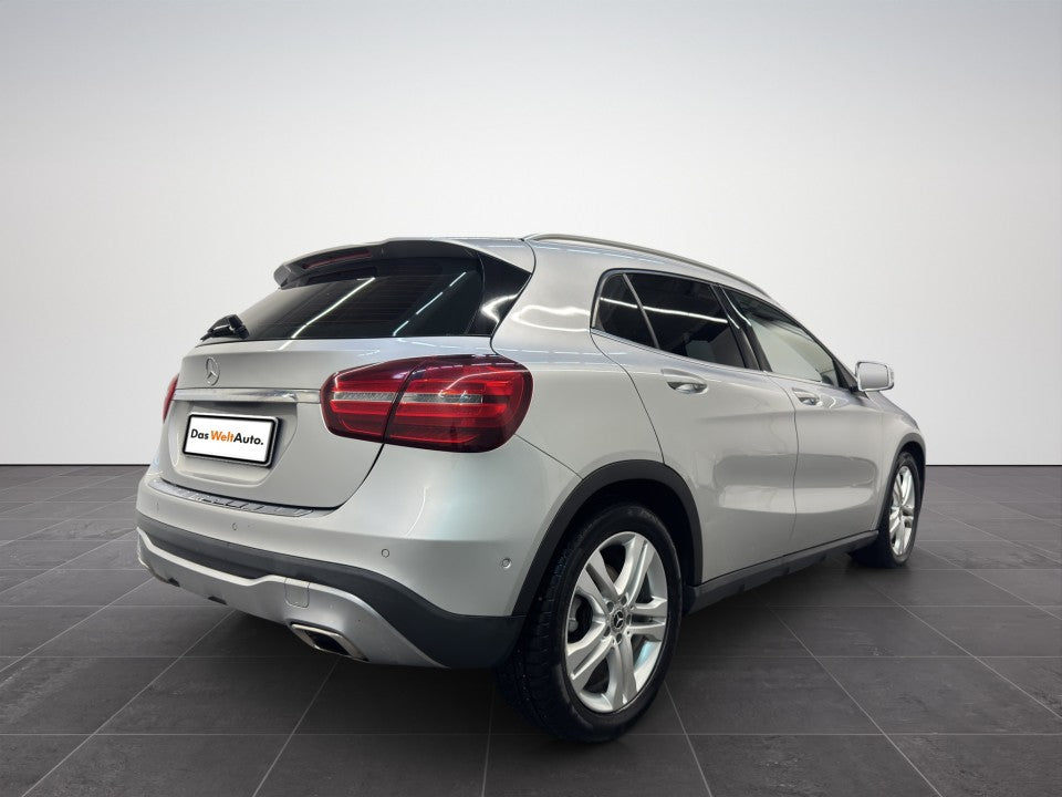Mercedes-Benz GLA 200