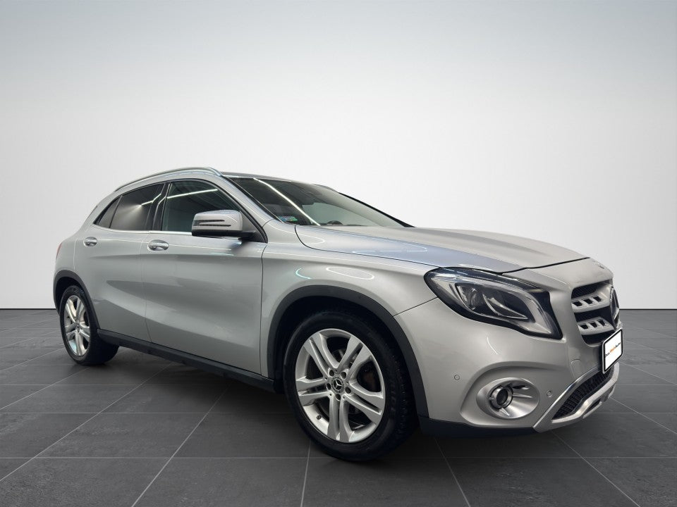Mercedes-Benz GLA 200