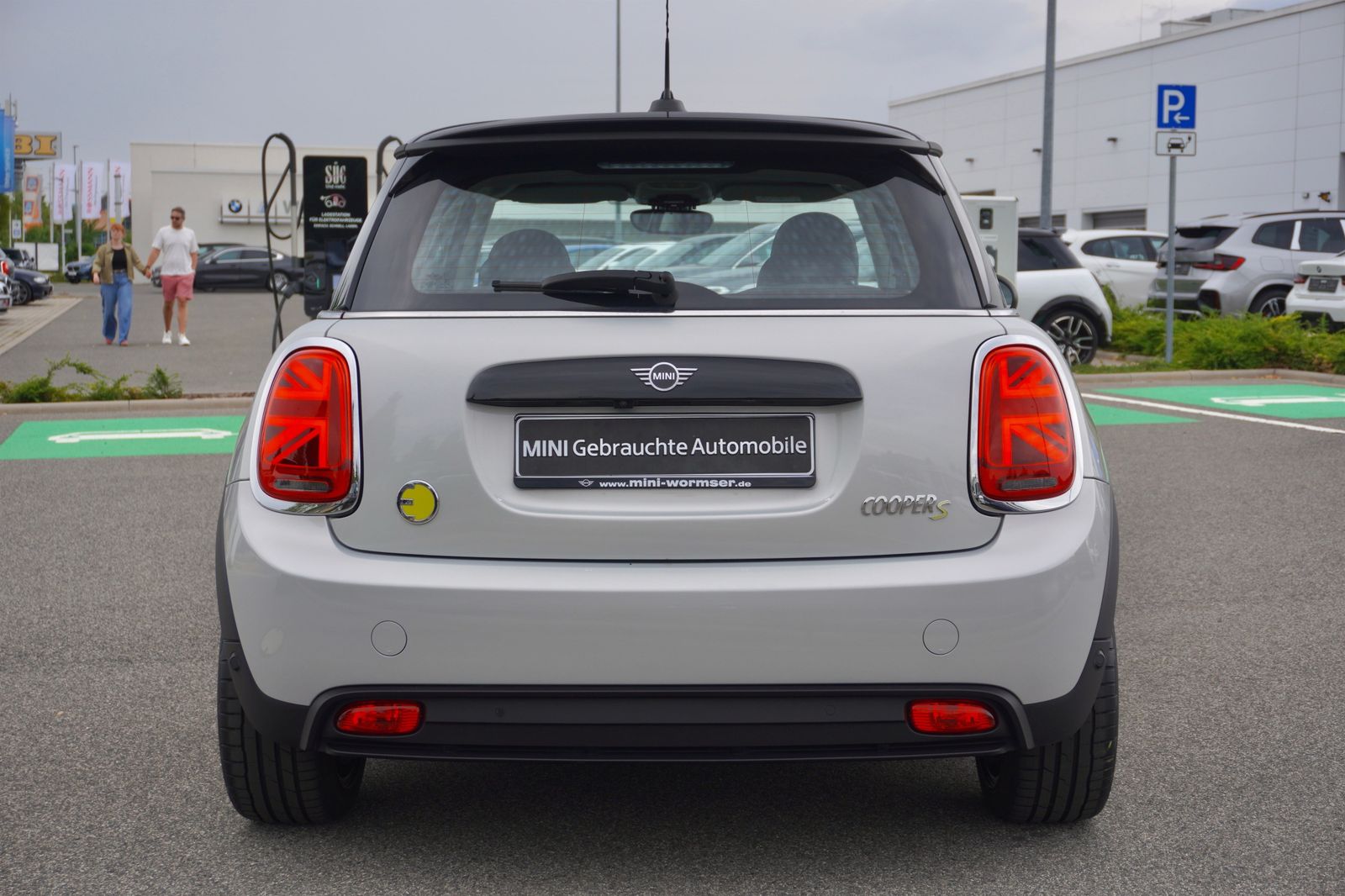 MINI Cooper SE Hatch - Samsaru's Car Outlet
