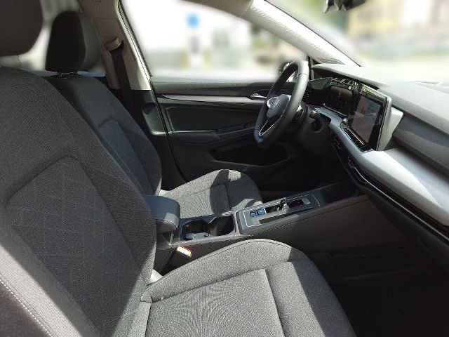 Volkswagen Golf VIII Variant 1.5 eTSI DSG - Samsaru's Car Outlet