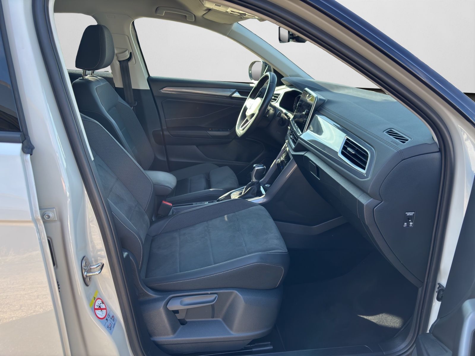 Volkswagen T-Roc Style 1.5 TSI DSG - Samsaru's Car Outlet