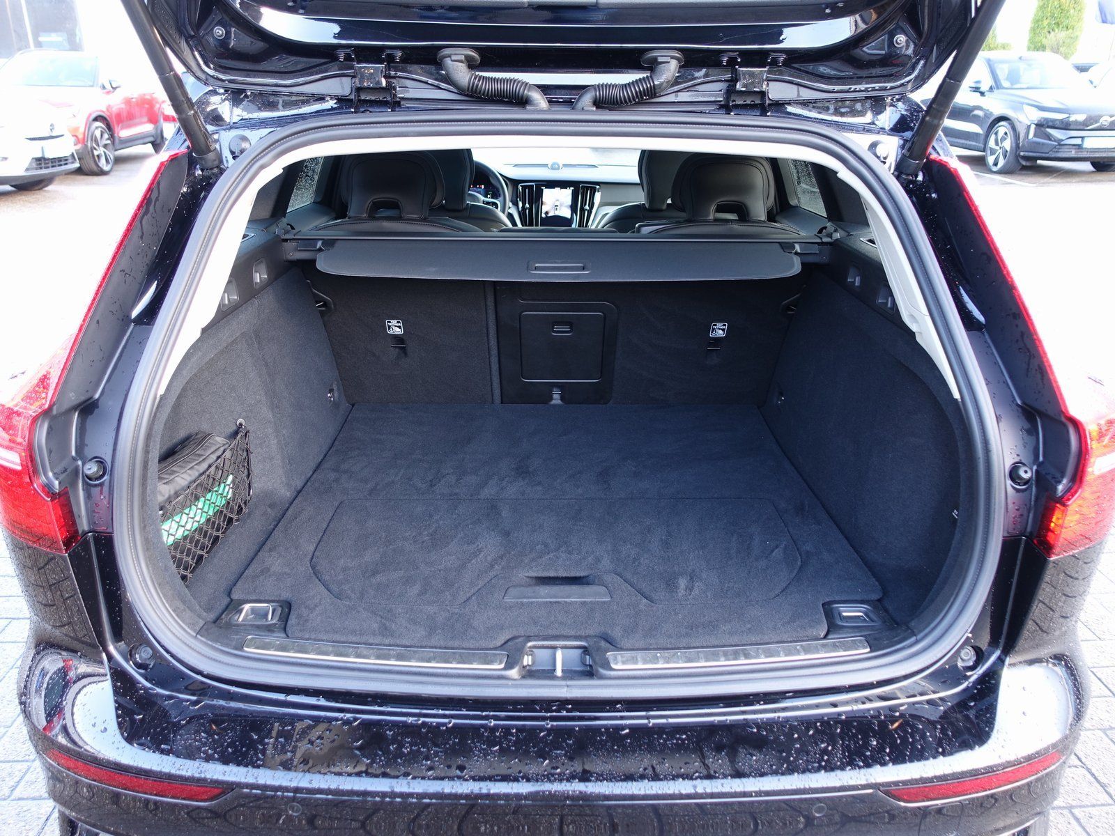 Volvo V60 Ultra Dark T8 AWD Plug-in Hybrid/360/B&W/AHK