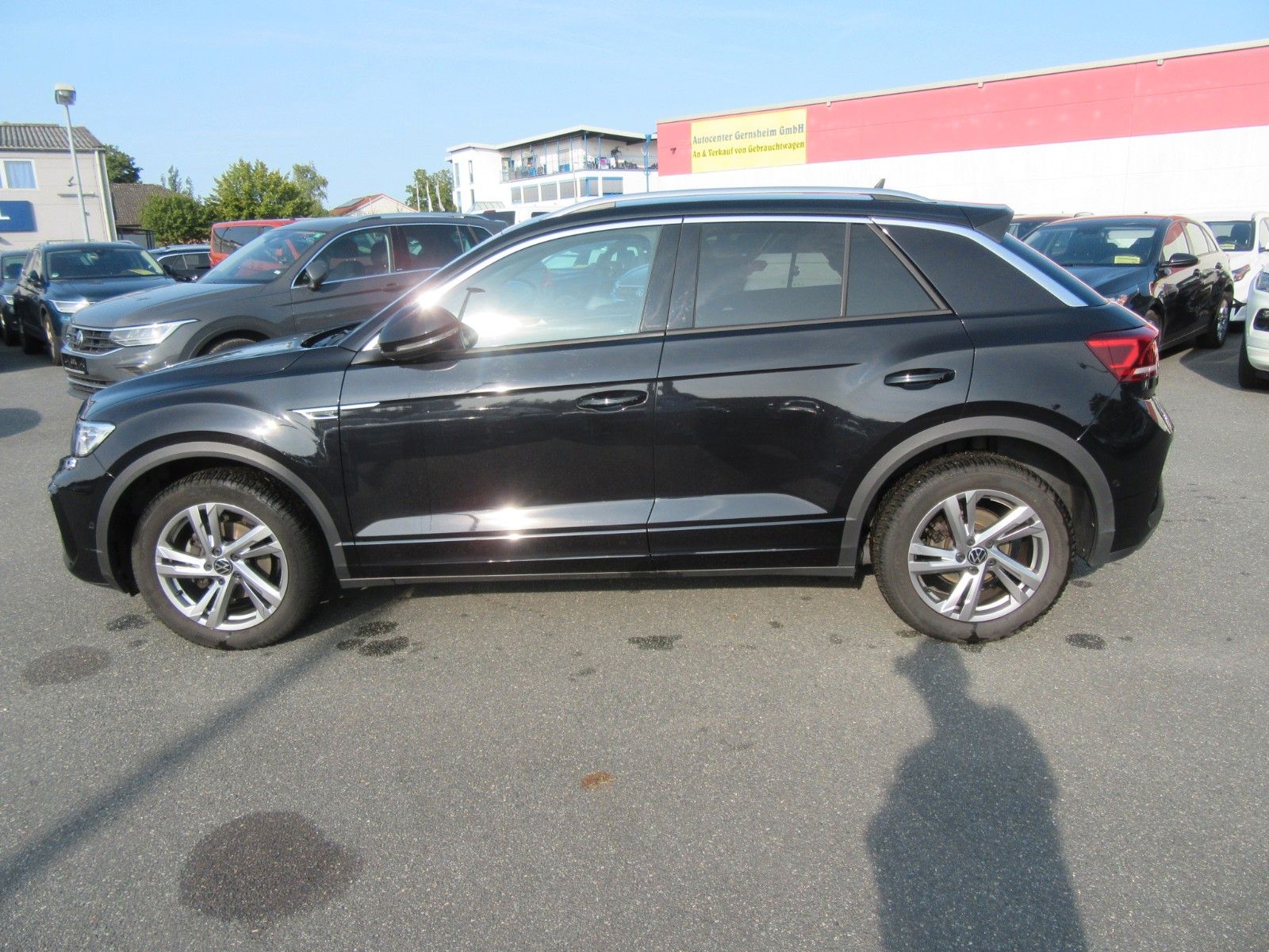 Volkswagen T-Roc R-Line - Samsaru's Car Outlet