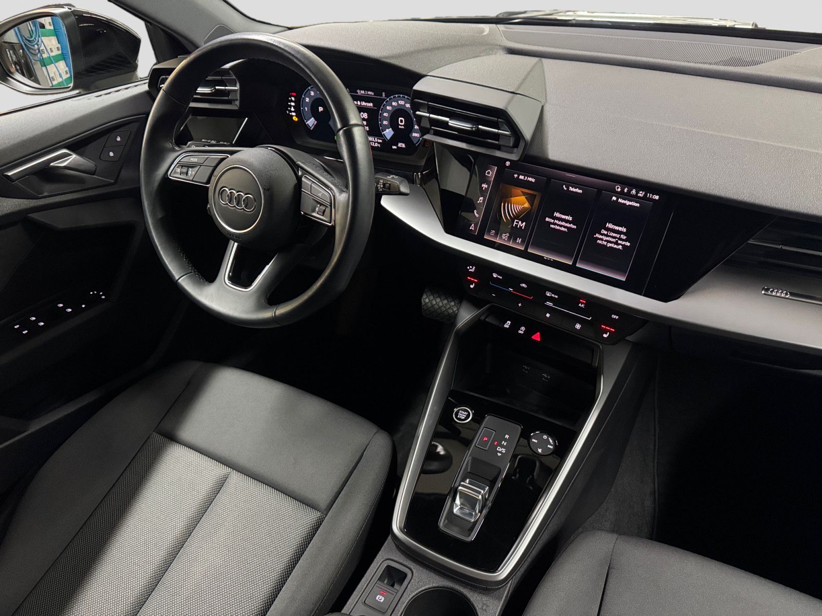 Audi A3 Limousine 30 TFSI advanced Carplay Sitzh LED