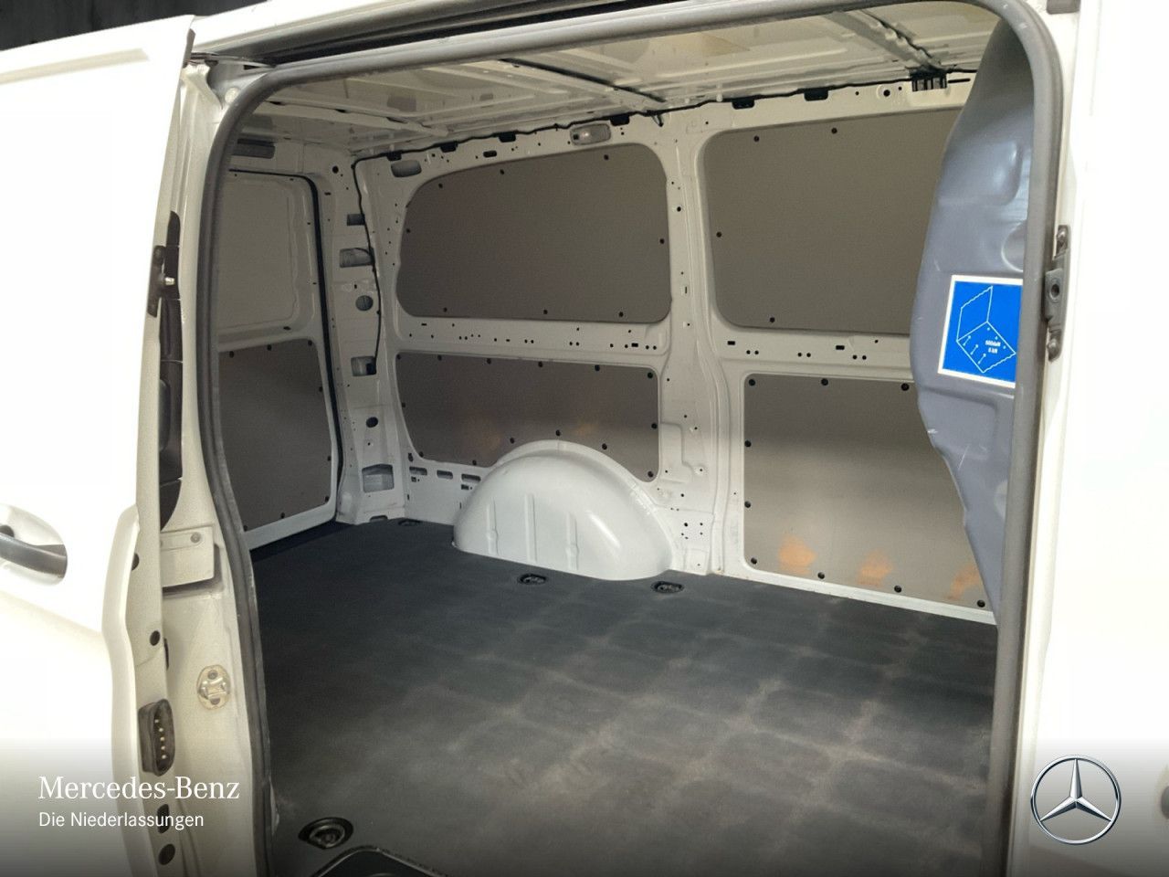 Mercedes-Benz Vito eVito 111 KA Lang - Samsaru's Car Outlet