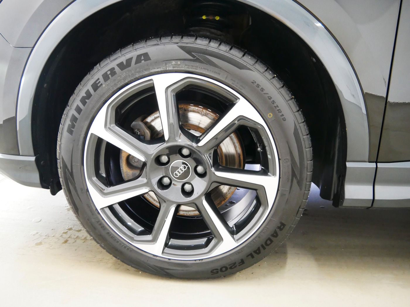 Audi Q3 45 TFSI quattro advanced - Samsaru's Car Outlet