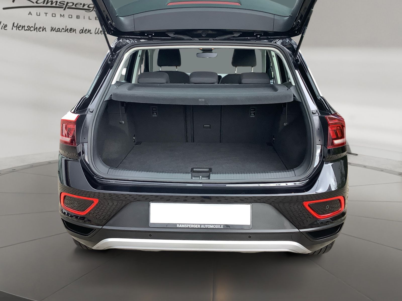 Volkswagen T-Roc 1.5 TSI DSG Life - Samsaru's Car Outlet