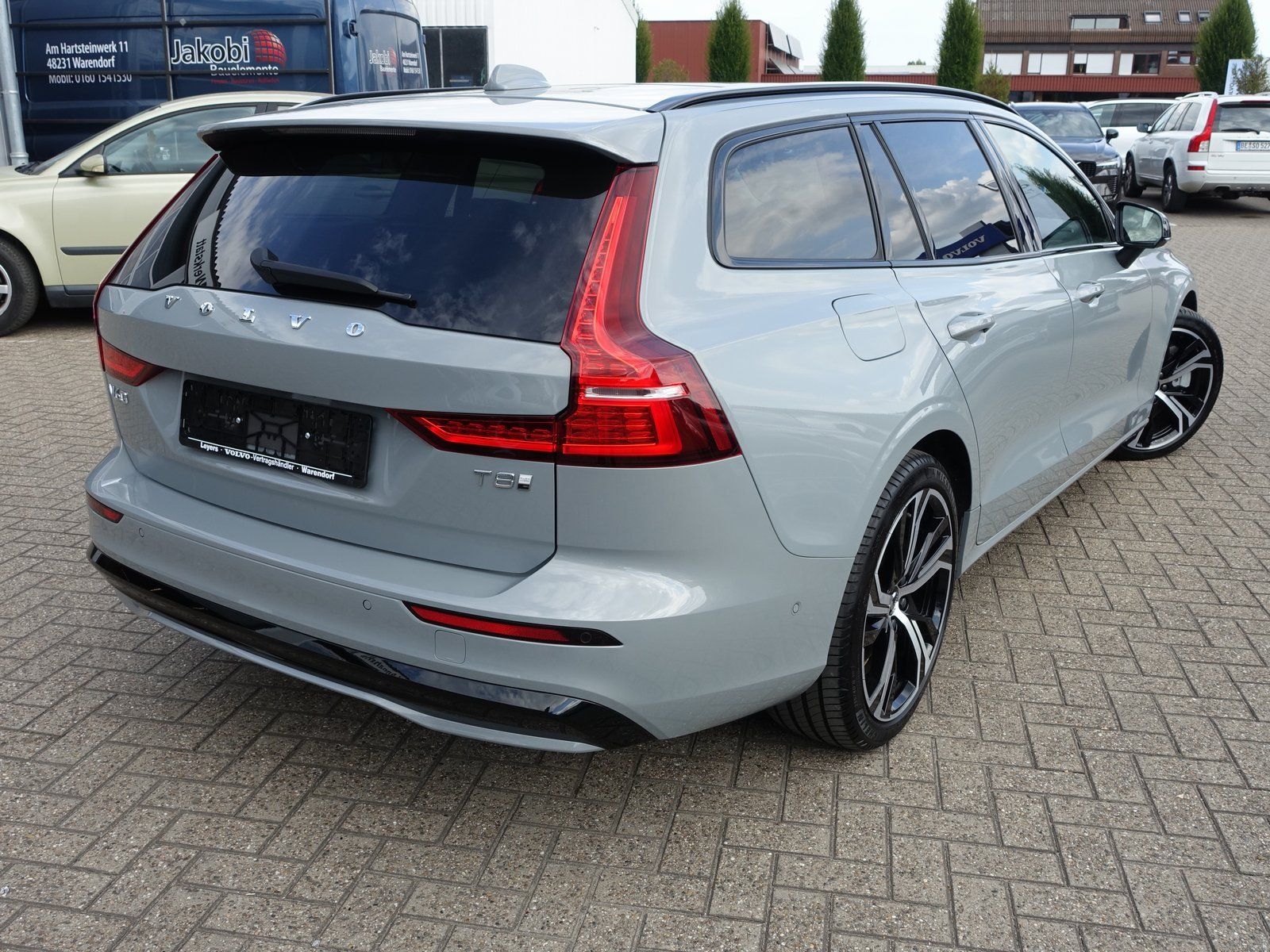 Volvo V60 T8 AWD Twin Engine Ultra Dark/Massage/360°