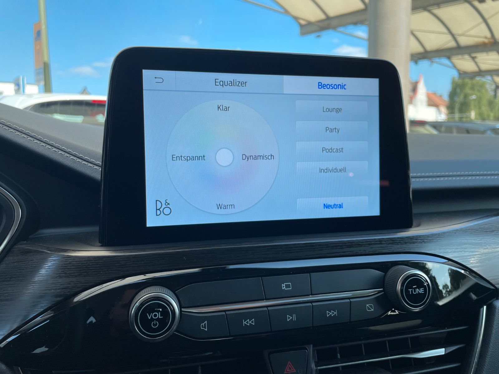 Ford Kuga FHEV Vignale - Samsaru's Car Outlet