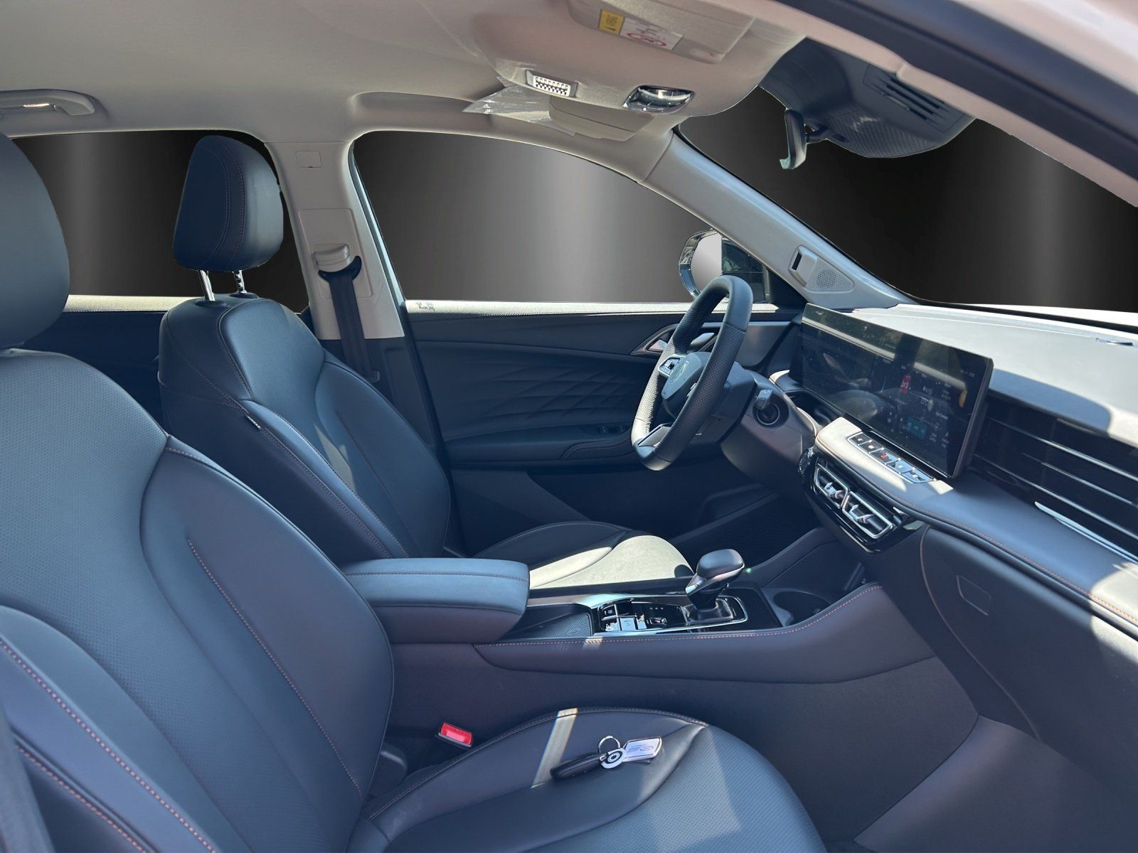 MG HS Luxury PHEV AT