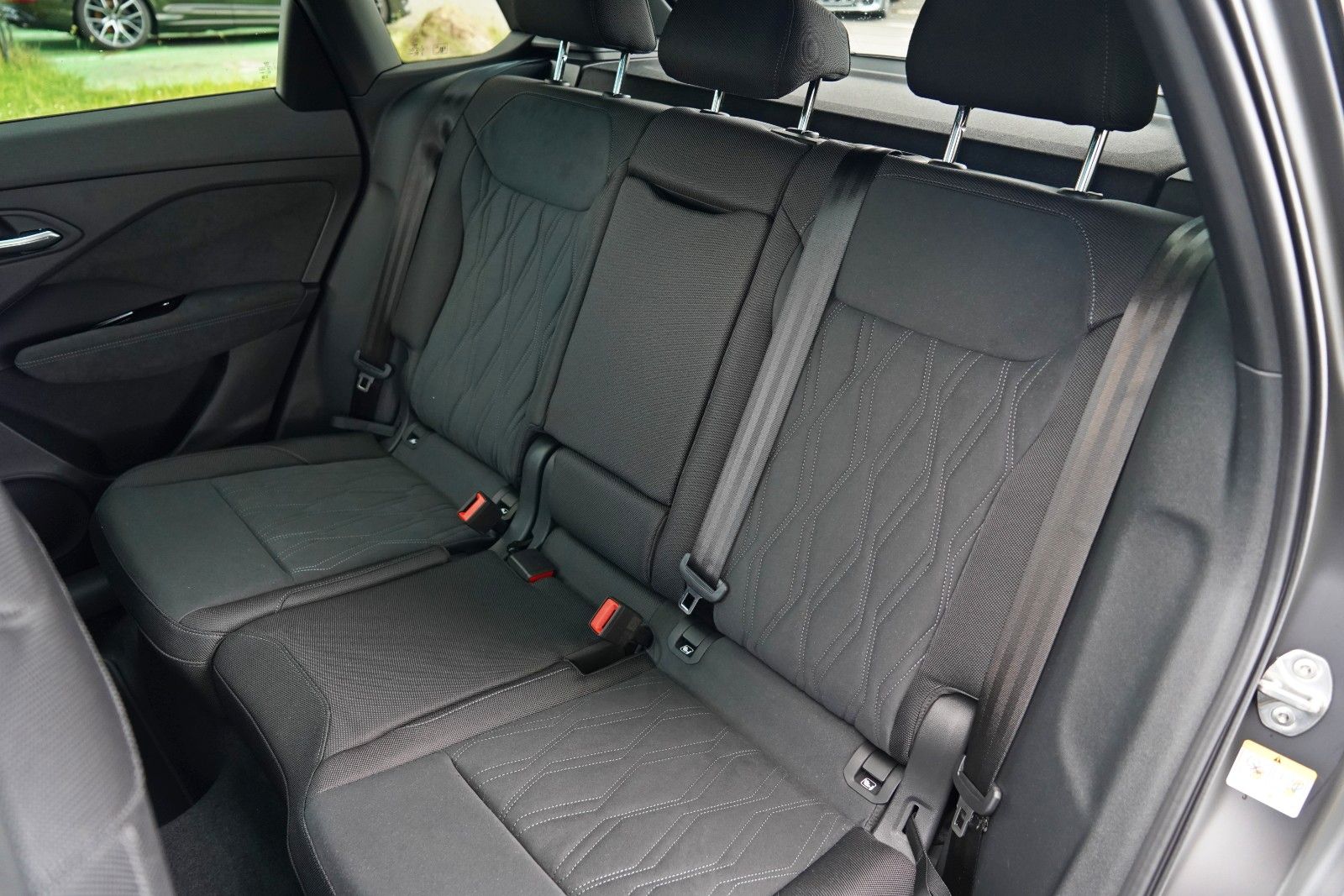 Audi Q3 SUV e-hybrid AHK S-LINE PANO TECH PRO MATRIX