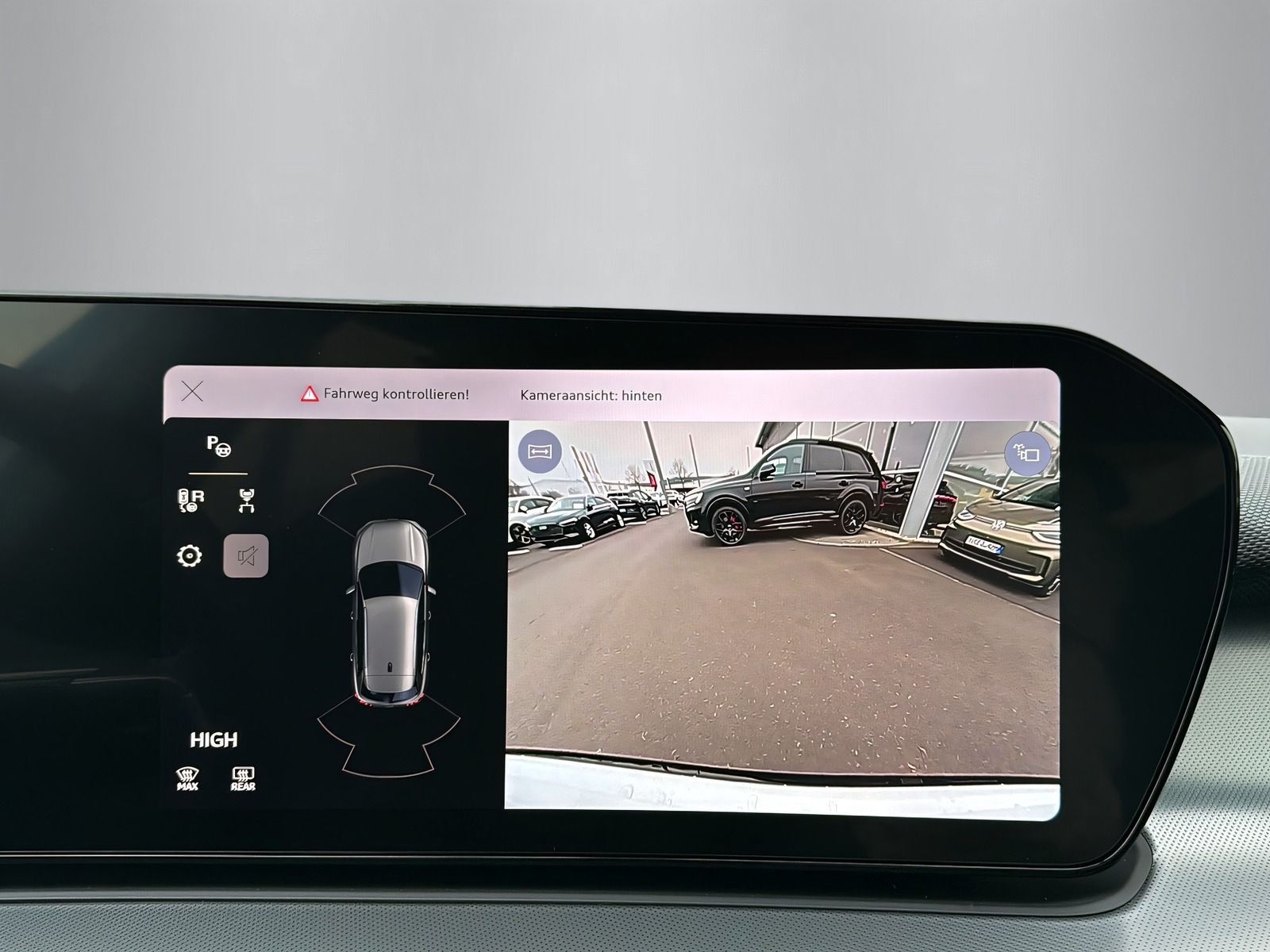 Audi Q3 TDI TECH PLUS+AHK+SHZ+KAMERA+NAVI+S-LINE+