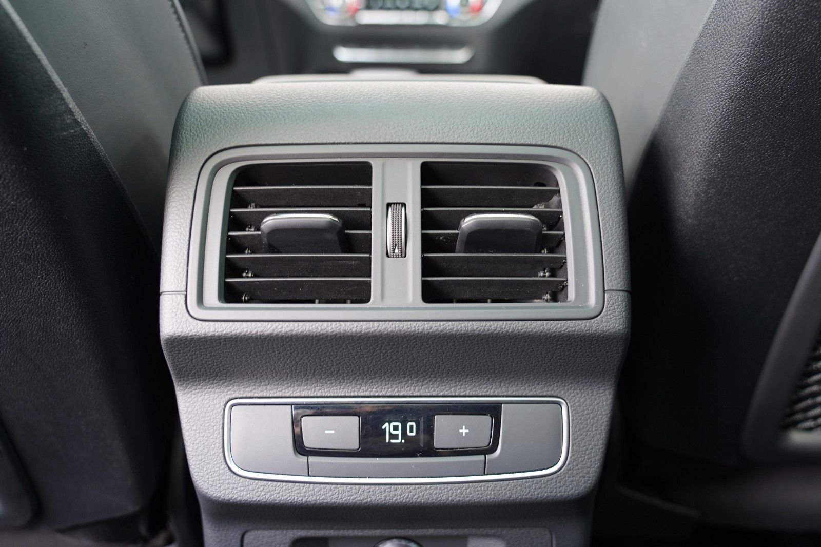 Audi Q5 40TDI quattro S line NAPPA PANO AHK HUD KEY