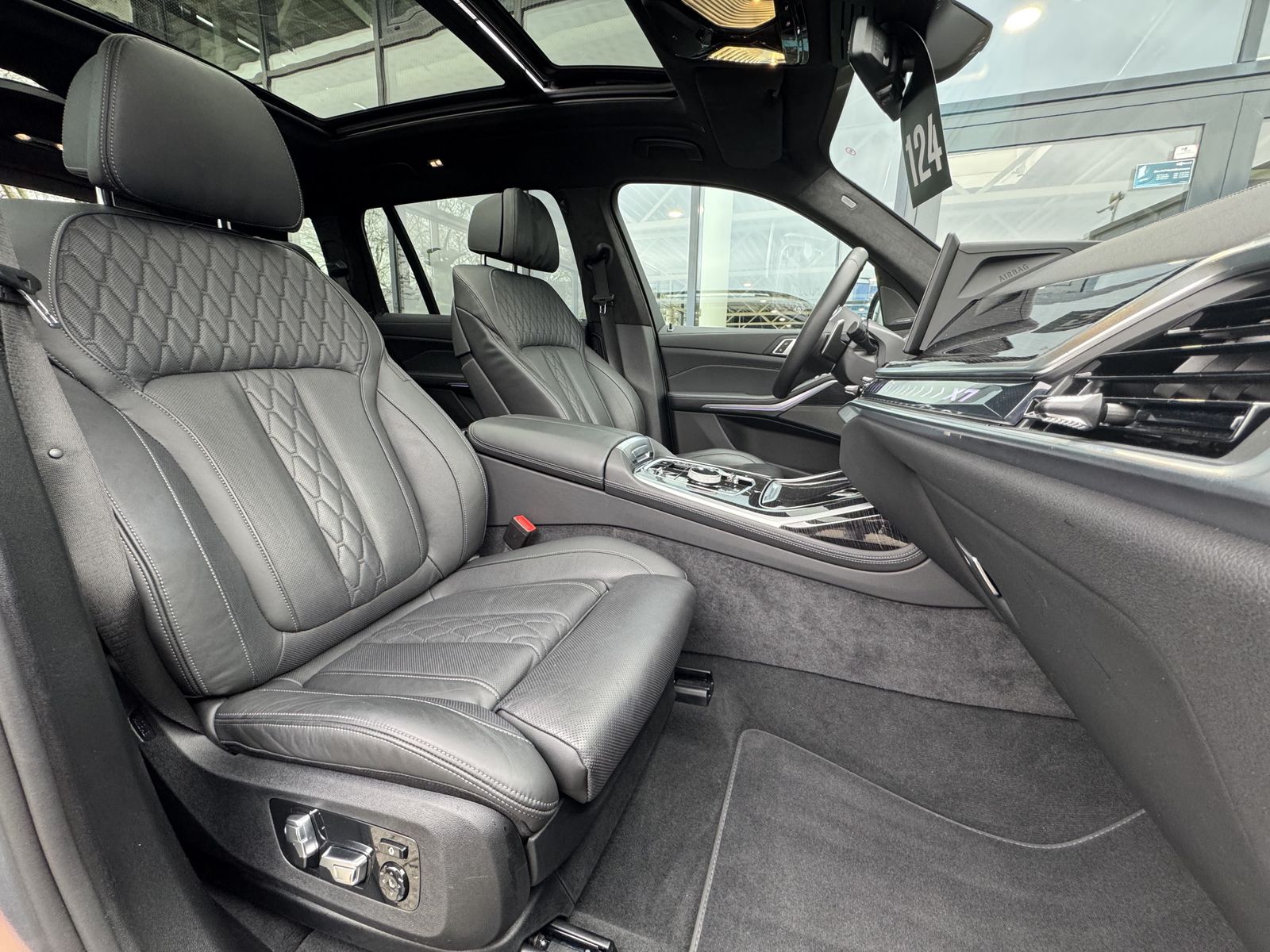 BMW X7 xDrive40i M Sport AHK P-SKY 6-Sitze StHzg h&k