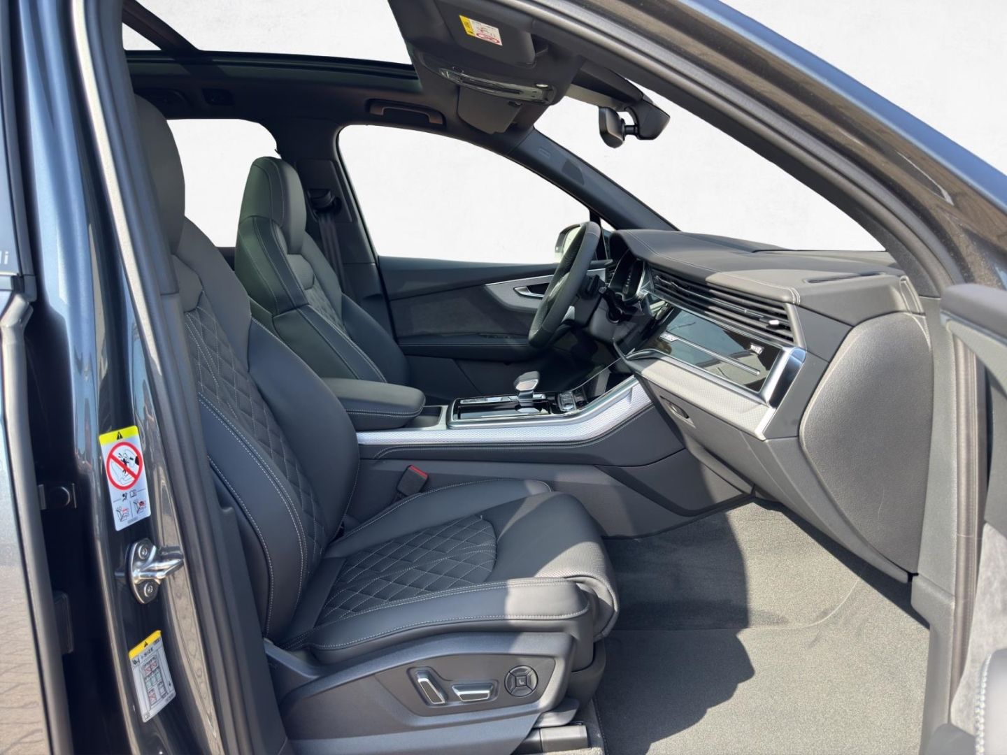 Audi Q7 50 TDI quattro S-line /7-Sitzer/HuD/Pano/AHK