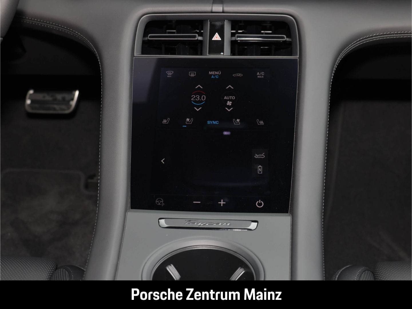 Porsche Taycan Sport Turismo UPE:154.000€,Beifahrerdispl