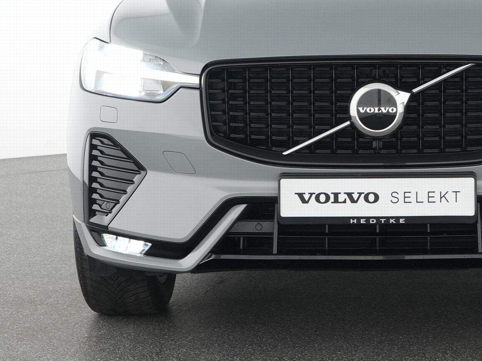 Volvo XC60 B4 AWD Geartronic Plus Dark ACC*BLIS*LEDER