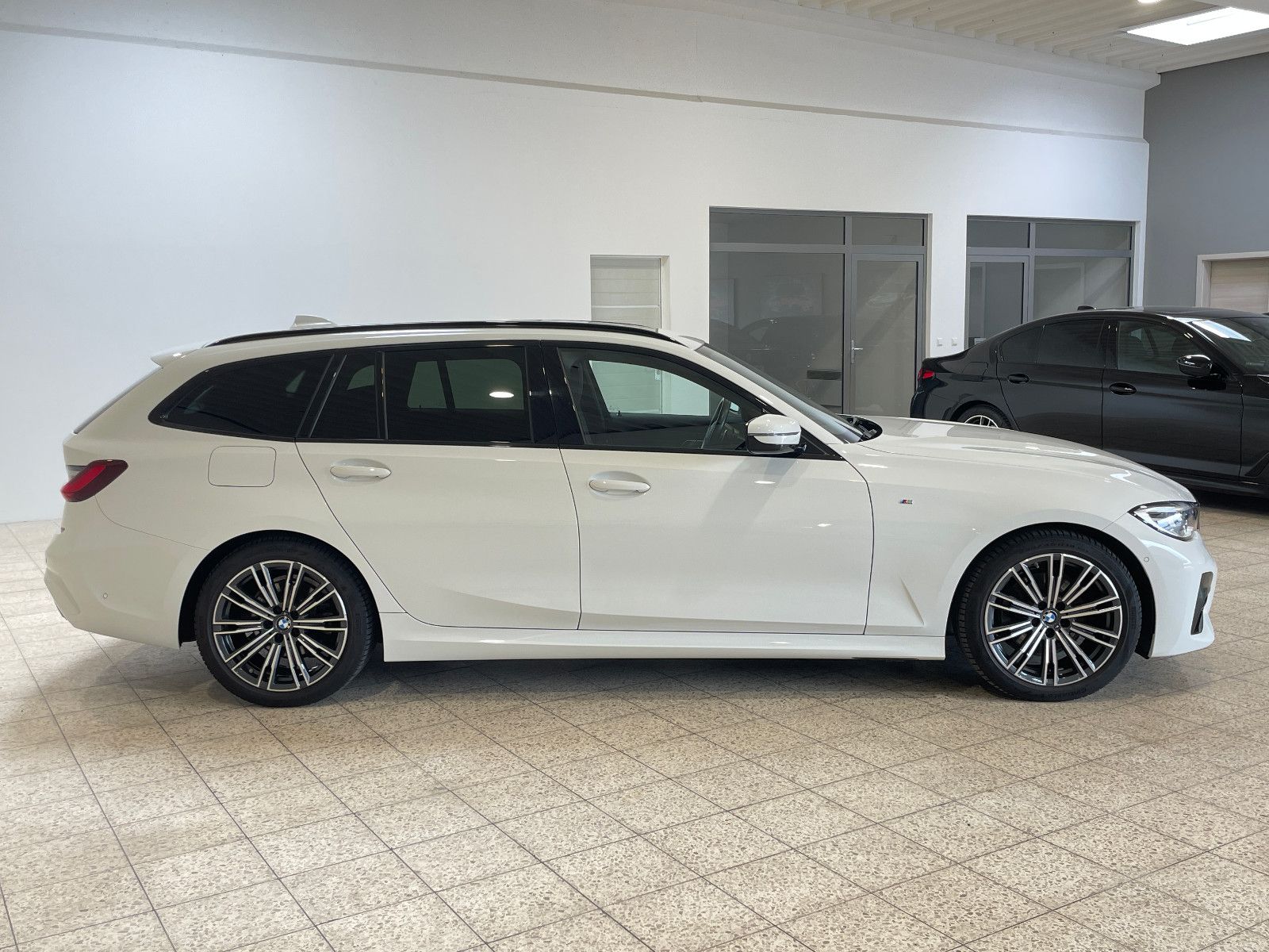 BMW 320d M Sport - Samsaru's Car Outlet