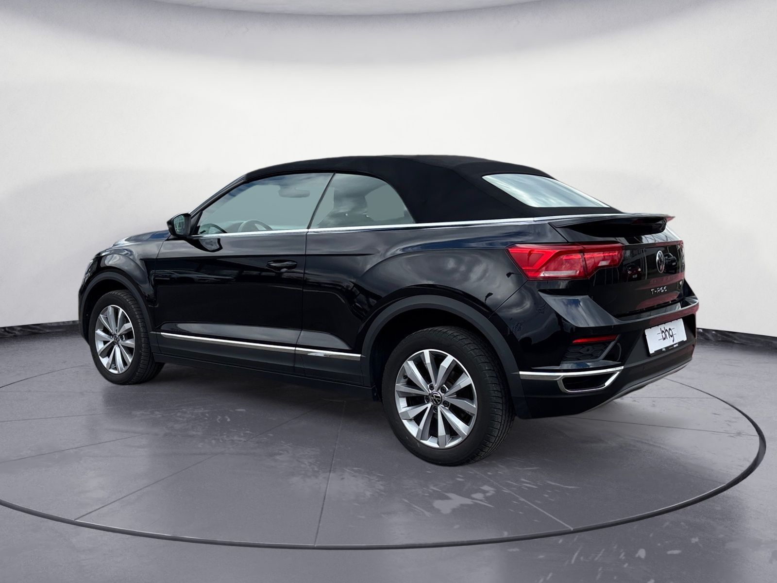 Volkswagen T-Roc 1.5 TSI STYLE DSG - Samsaru's Car Outlet