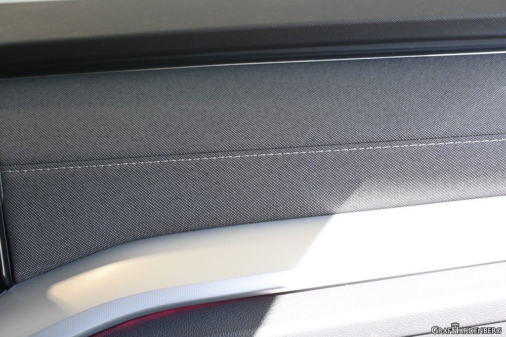 Skoda Octavia Combi 2.0 TDI DSG Style - Samsaru's Car Outlet