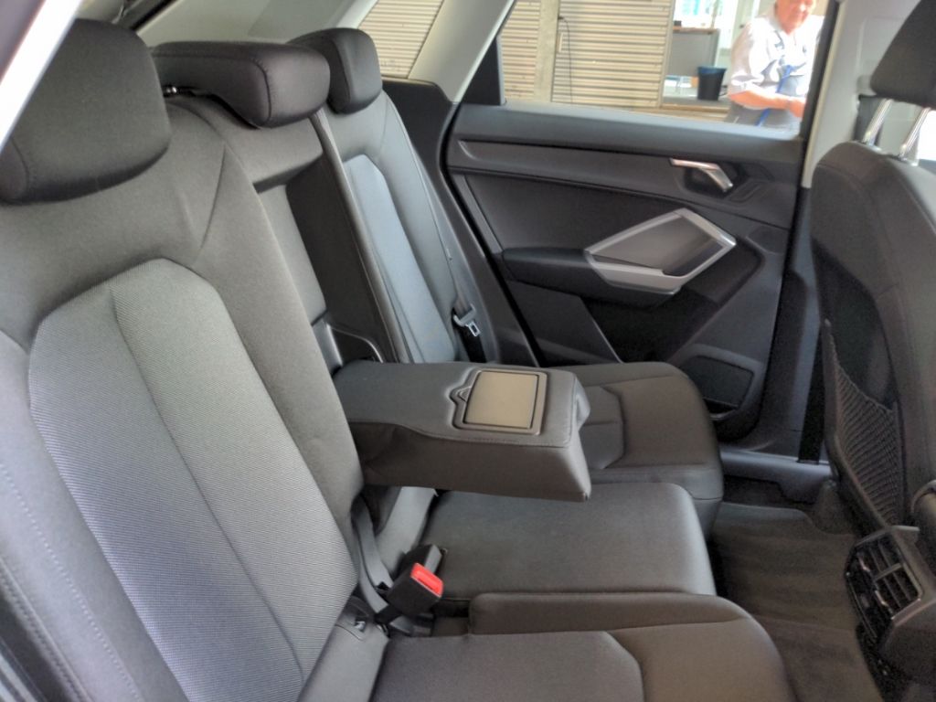 Audi Q3 35 TDI quattro S tronic - Samsaru's Car Outlet