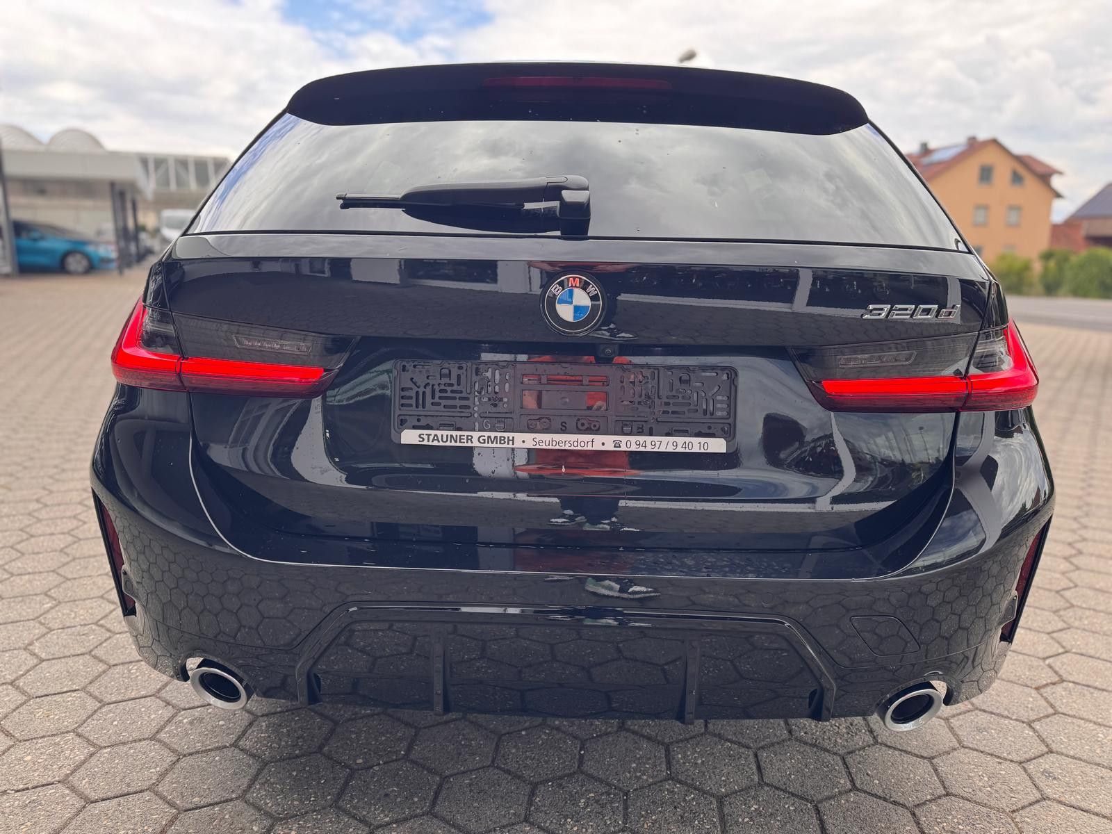 BMW 320 d Touring M-Sport - Samsaru's Car Outlet