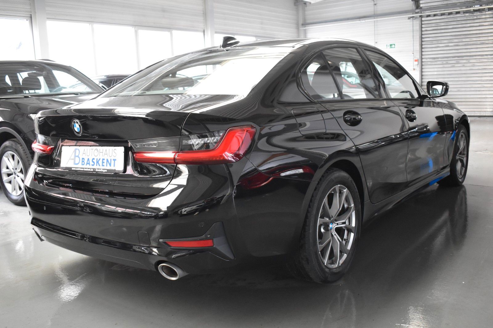 BMW 320 d SPORT LINE - Samsaru's Car Outlet