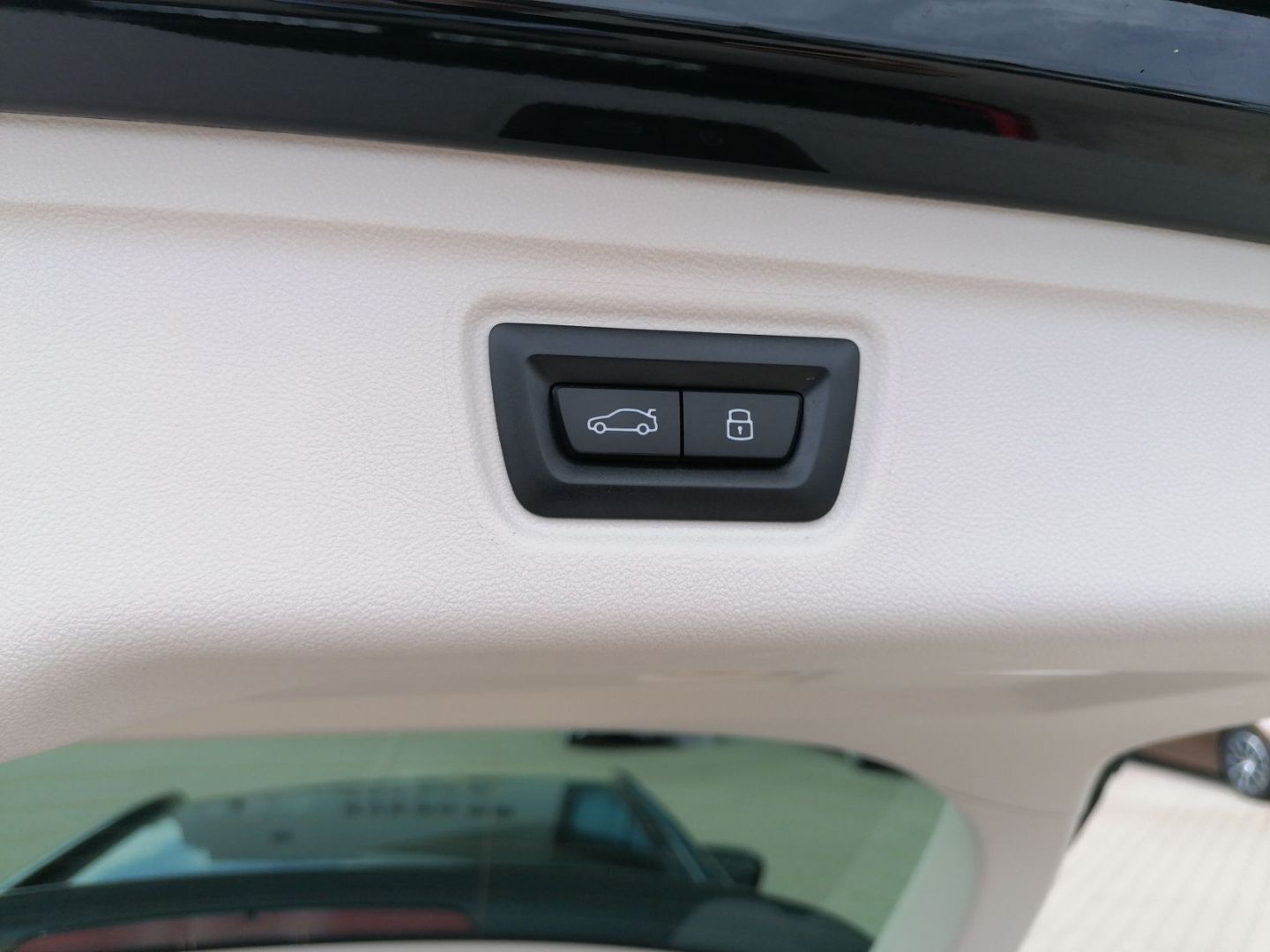 BMW 320 i Touring - Samsaru's Car Outlet