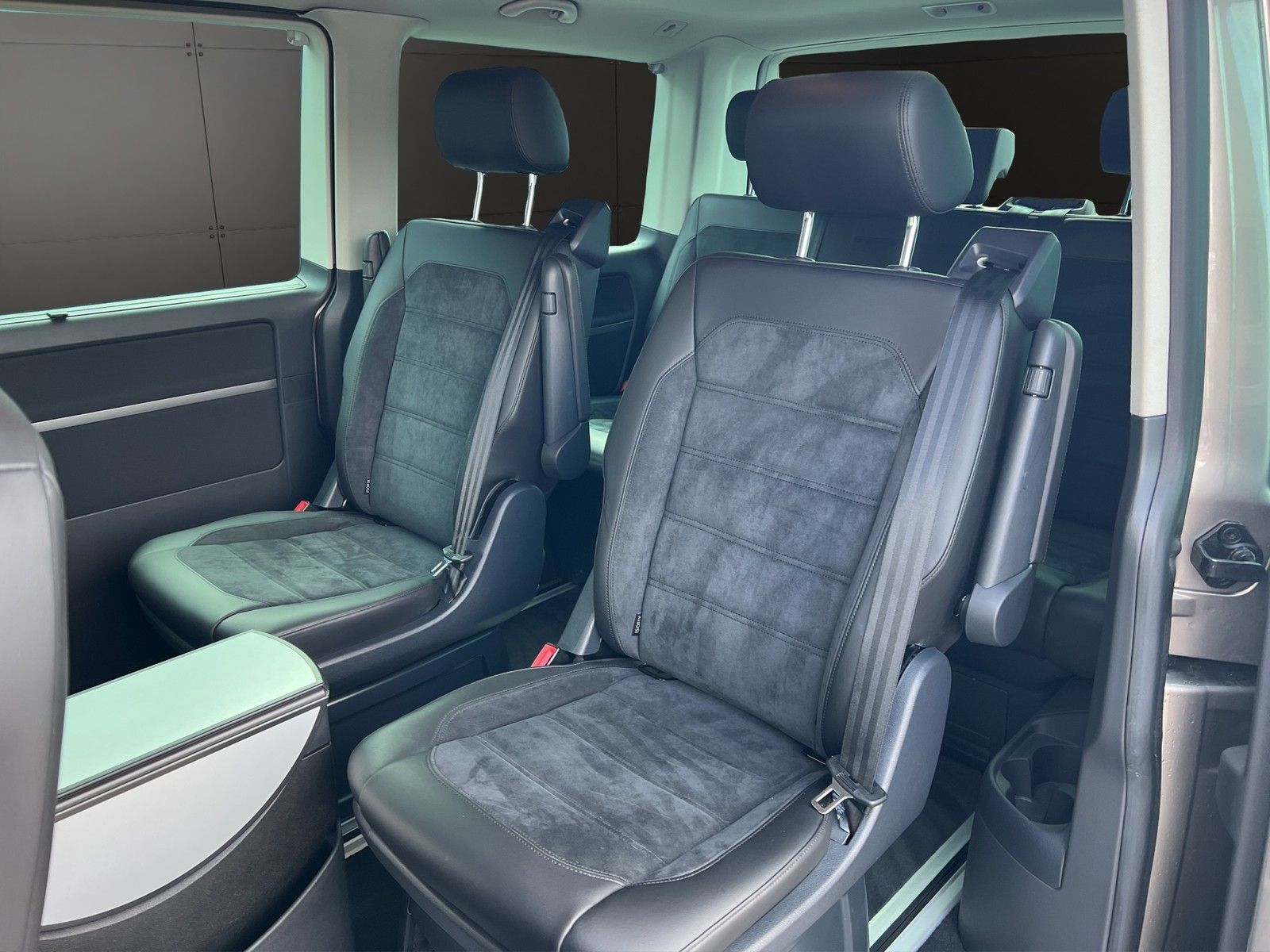 Volkswagen T6 Multivan 2.0 TDI 4M DSG - Samsaru's Car Outlet