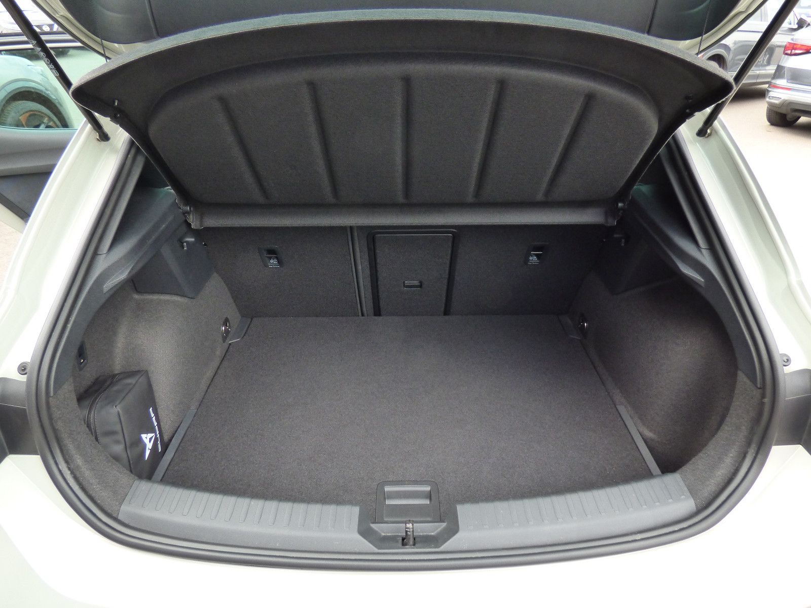 Cupra Leon 2.0 TDI - Samsaru's Car Outlet