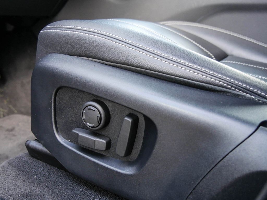 Range Rover Velar P250 S - Samsaru's Car Outlet