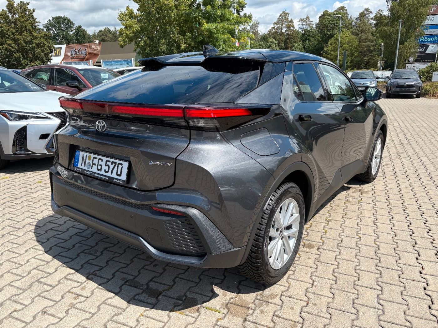 Toyota C-HR 2.0 Plug-in Hybrid Team D LED, Kamera, Navi