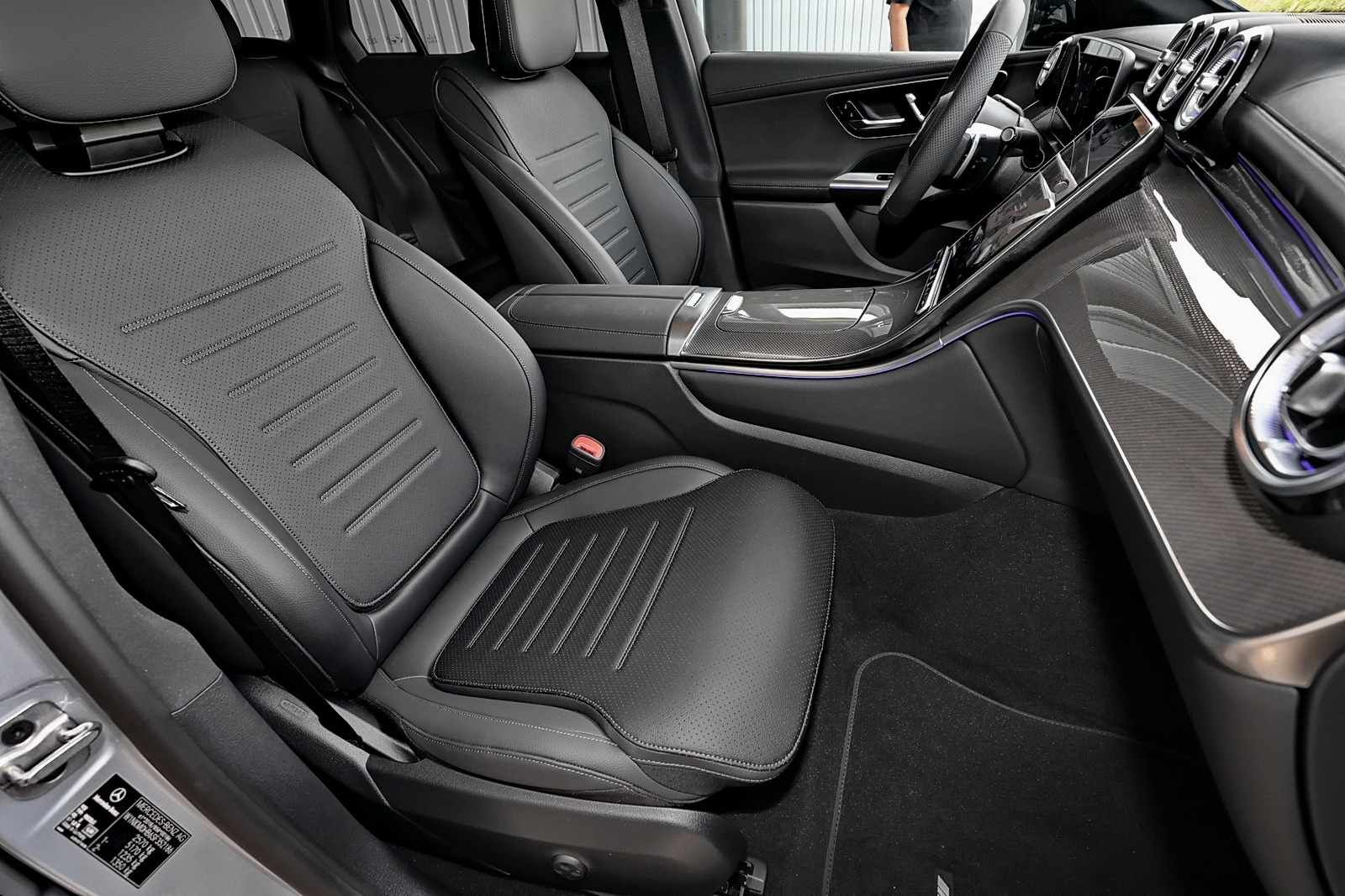 Mercedes-Benz GLC 300 d 4M AMG MBUX+360°+DIG-LED+Pano+AHK+Nigh