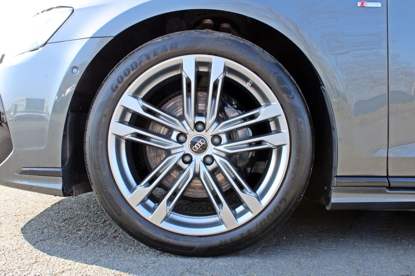 Audi A8 Lang 50TDI S LINE BLACK - Samsaru's Car Outlet