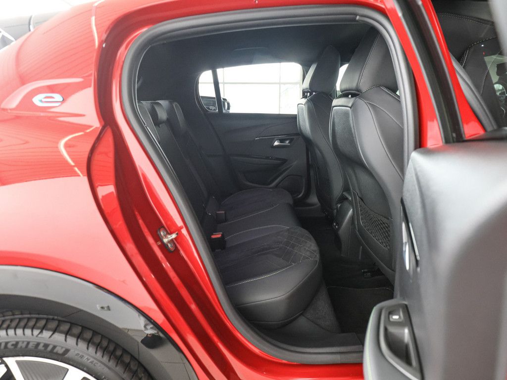 Peugeot e-208 GT-Pack - Samsaru's Car Outlet