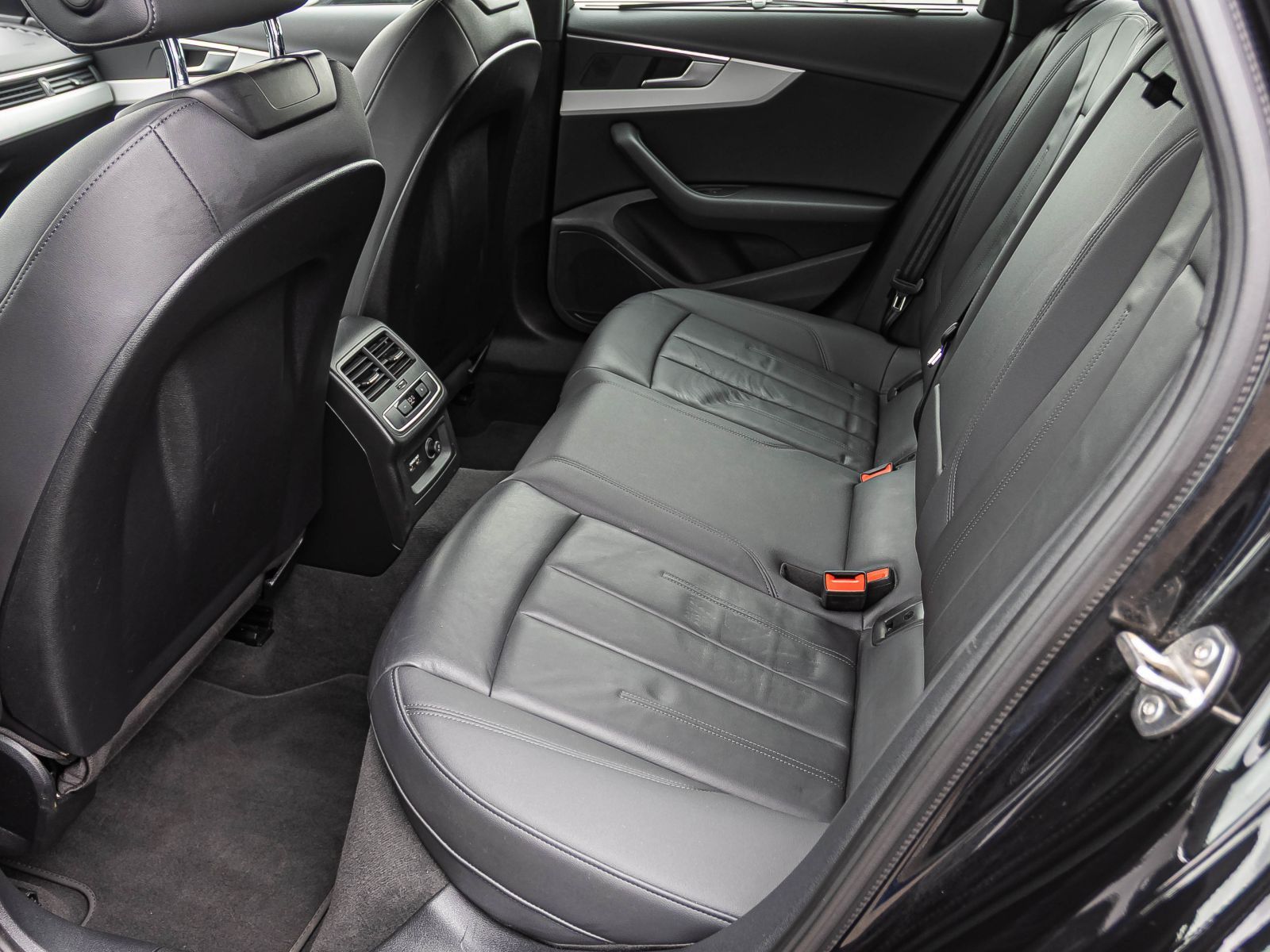 Audi A4 Avant 35TFSI Stronic - Samsaru's Car Outlet