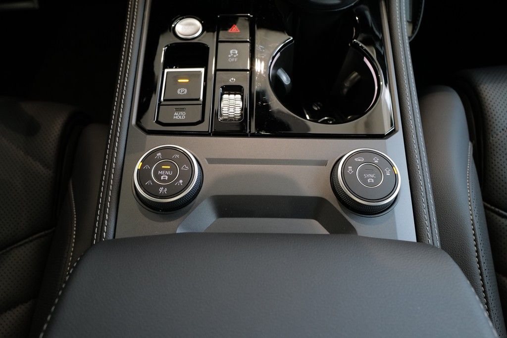 Volkswagen Touareg 3.0TDI R-Line BlackStyle Pano 360° Dynau