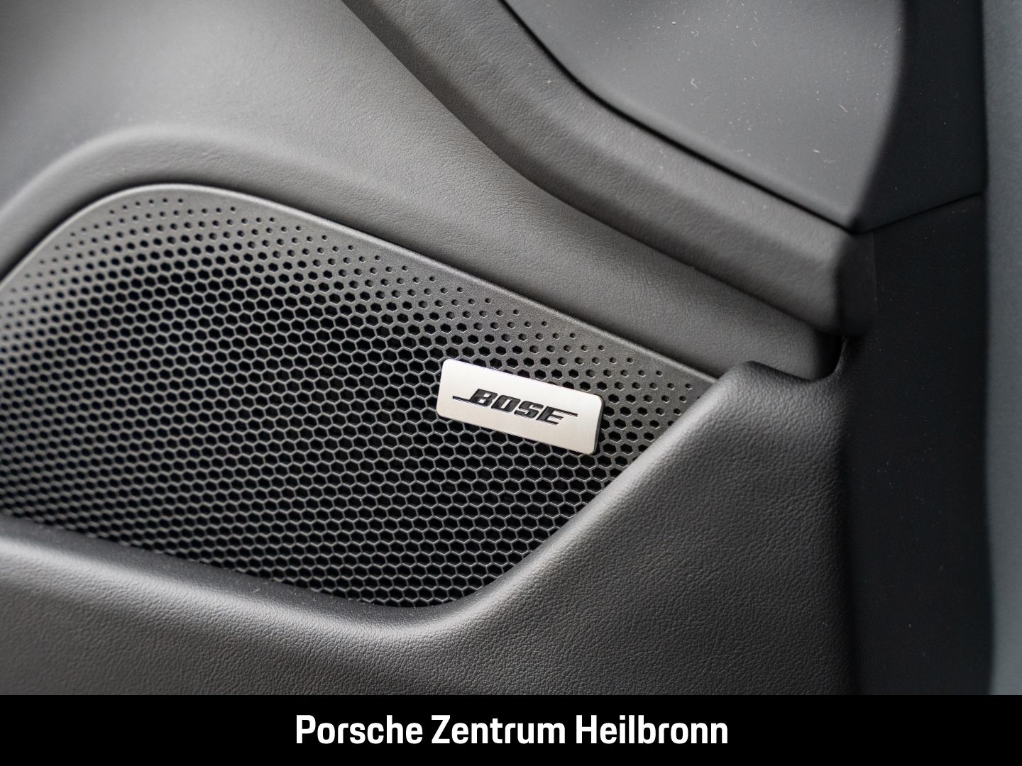 Porsche Taycan 4 Cross Turismo BOSE Surround-View 21-Zol