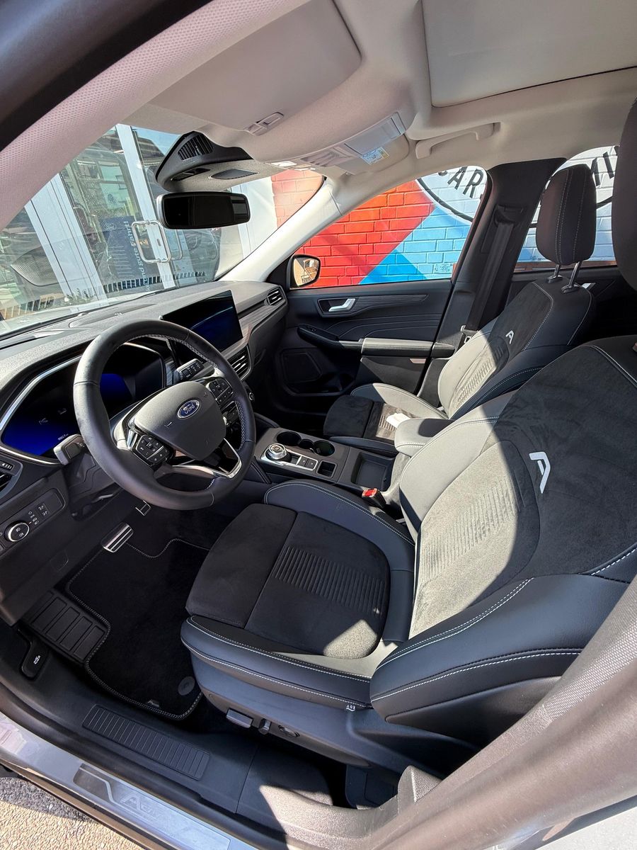 Ford Kuga Plug-In Hybrid Active X - Samsaru's Car Outlet